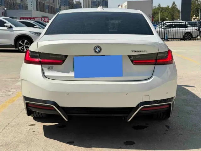 BMW i3 — Фото автомобиля 8