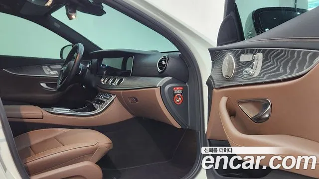 Mercedes-Benz E-Class W213 — Фото автомобиля 12