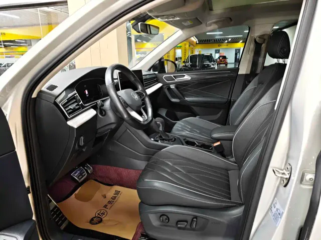 Volkswagen Tiguan L — Фото автомобиля 7