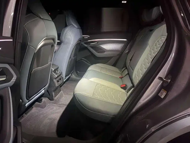 Audi Q6L e-tron — Фото автомобиля 5