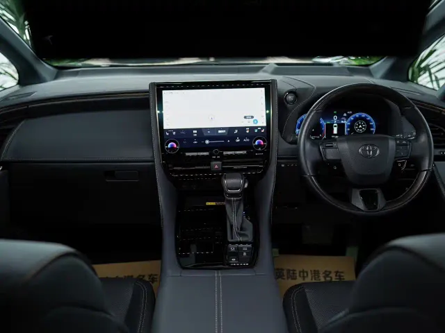 Toyota Alphard — Фото автомобиля 8