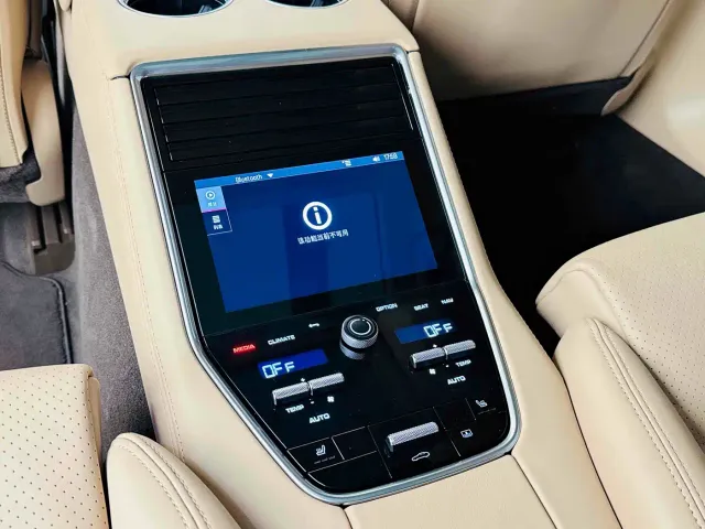 Porsche Panamera — Фото автомобиля 9