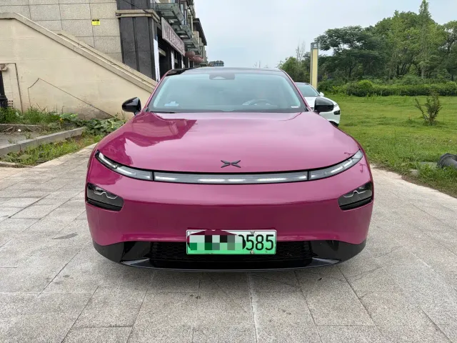 Xpeng P7 — Фото автомобиля 2