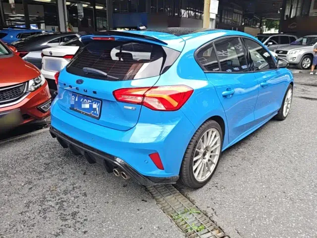 Ford Focus — Фото автомобиля 4