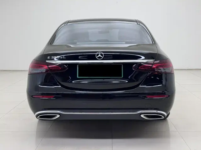 Mercedes-Benz E-Class — Фото автомобиля 13
