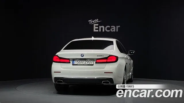 BMW 5 Series G30 — Фото автомобиля 4