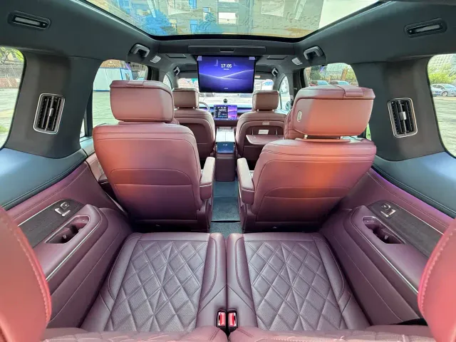 Nio ES8 — Фото автомобиля 18