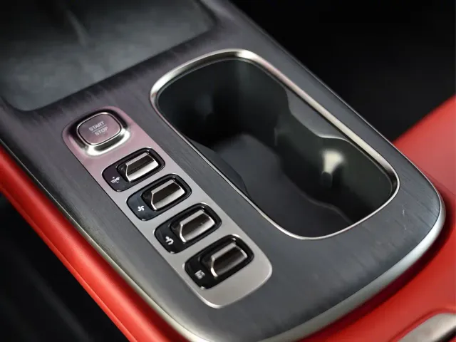 Xiaomi SU7 — Фото автомобиля 16