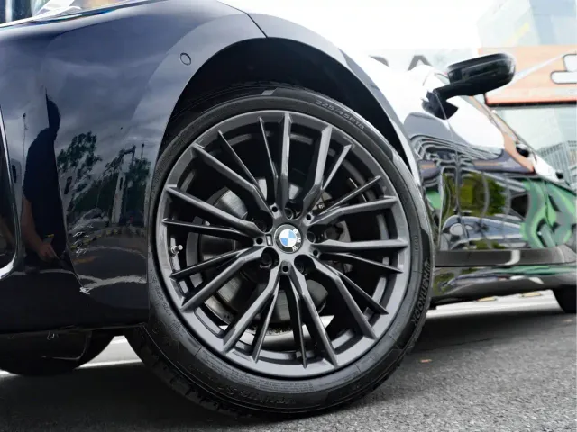 BMW 3 Series — Фото автомобиля 2