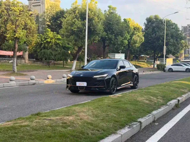 Фотография автомобиля — Changan UNI-V