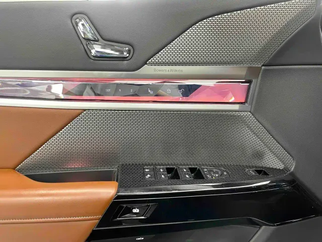 BMW 7 Series — Фото автомобиля 10