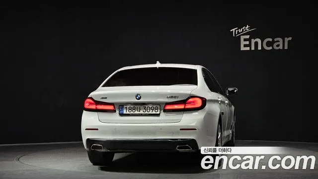 BMW 5-Series 5 серия (G30) 530i xDrive Luxury — Фото автомобиля 4