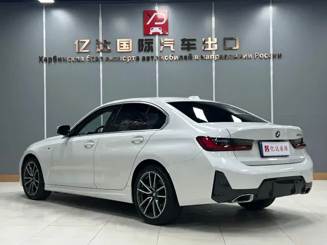 BMW 3 Series — Фото автомобиля 4