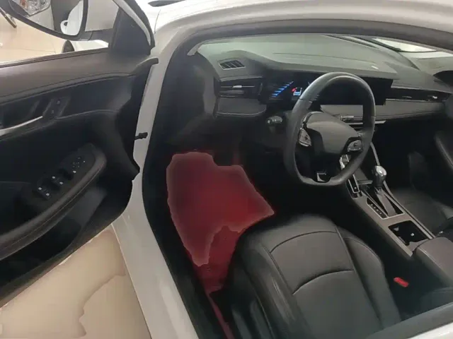 Roewe i5 — Фото автомобиля 15