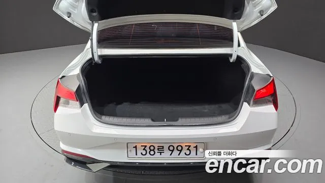 Hyundai AVANTE Avante (CN7) — Фото автомобиля 25