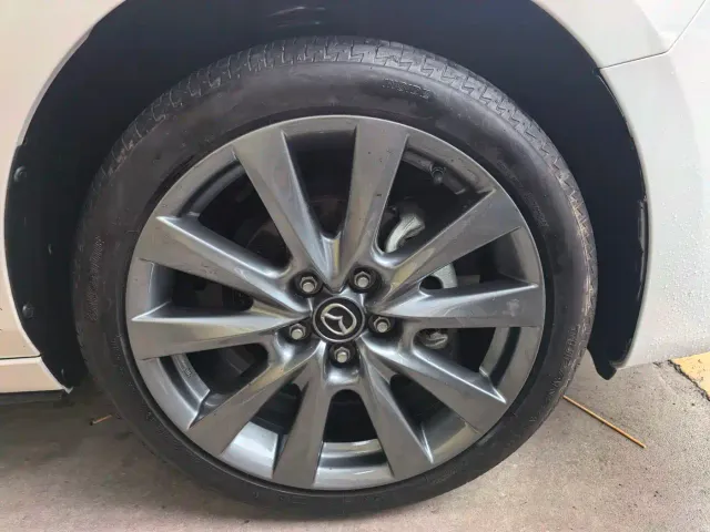 Mazda Axela — Фото автомобиля 5