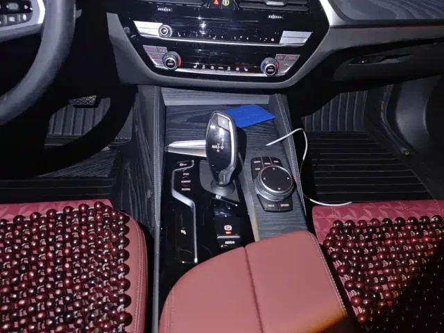 BMW 5 Series — Фото автомобиля 16