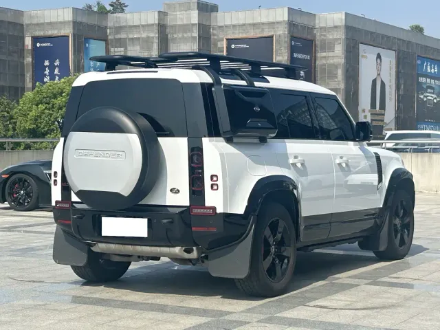 Land Rover Defender — Фото автомобиля 5