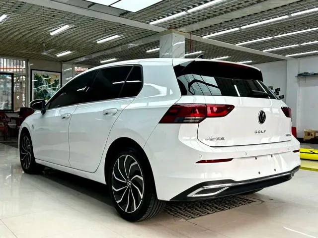 Volkswagen Golf — Фото автомобиля 6