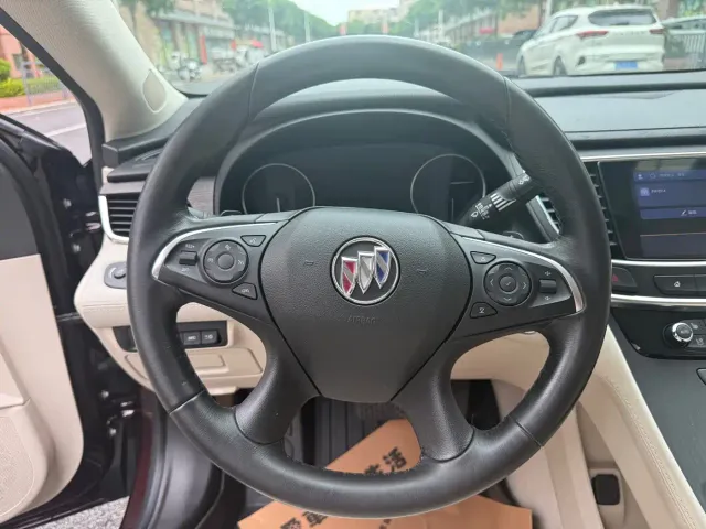 Buick LaCrosse — Фото автомобиля 8