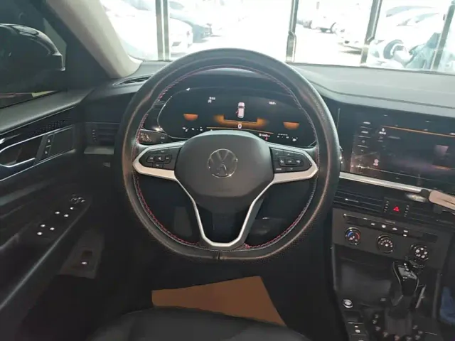 Volkswagen Passat — Фото автомобиля 10
