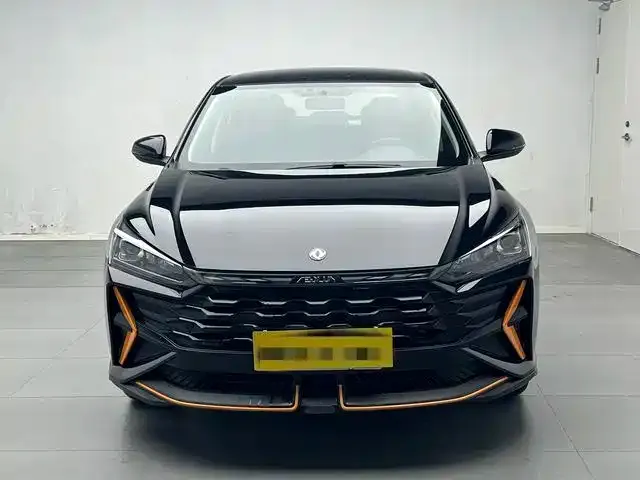 Dongfeng Yixuan — Фото автомобиля 2
