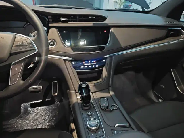 Cadillac XT5 — Фото автомобиля 12