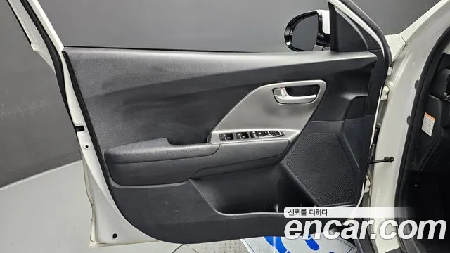 Kia Niro Niro Plus Earth — Фото автомобиля 24