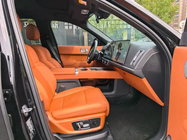 Li Auto L9 — Фото автомобиля 12
