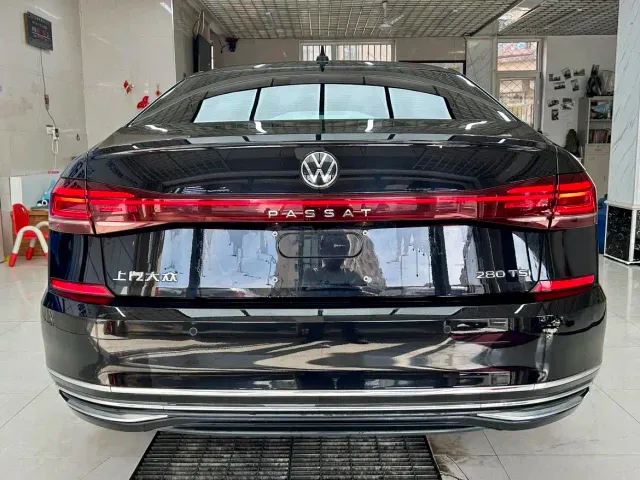 Volkswagen Passat — Фото автомобиля 5