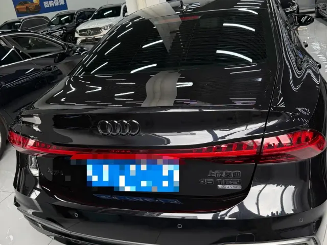 Audi A7L — Фото автомобиля 2