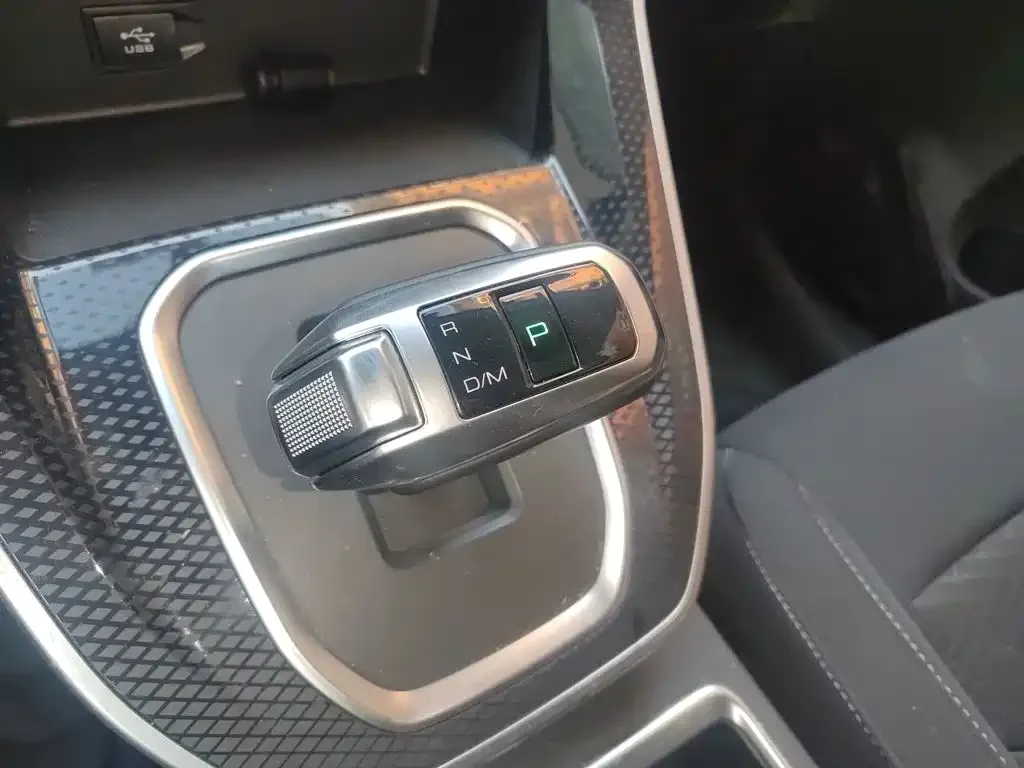 Haval Haval M6 2023 PLUS 1.5T DCT Elite Smart Connect — Фото автомобиля 10
