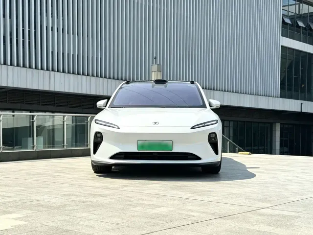 Nio ET5 Touring — Фото автомобиля 2