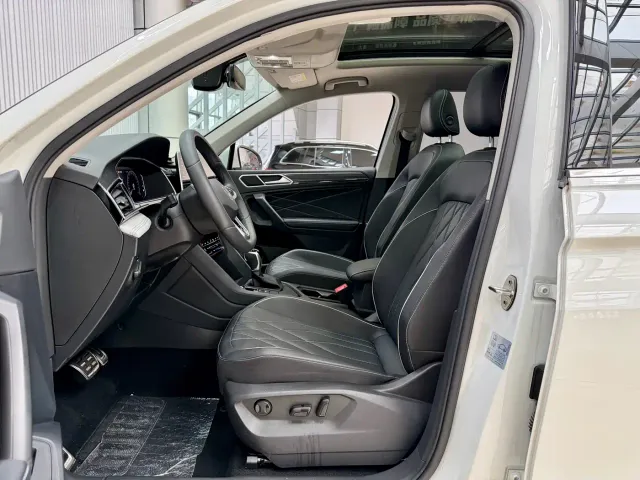 Volkswagen Tiguan L — Фото автомобиля 23