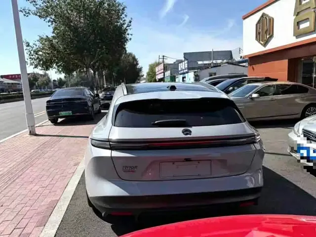 Nio ET5 Touring — Фото автомобиля 8