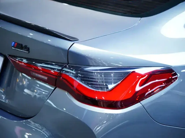 BMW M4 — Фото автомобиля 11
