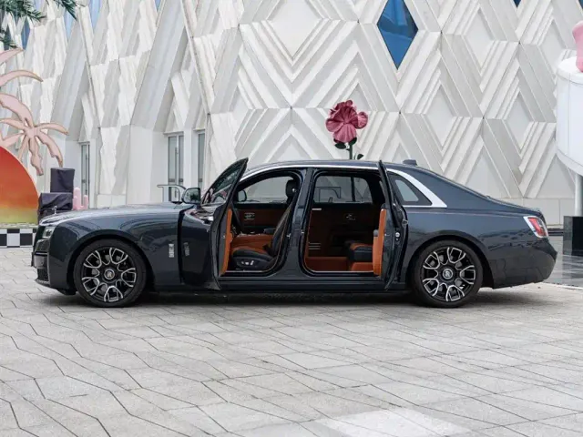 Rolls-Royce Ghost — Фото автомобиля 8