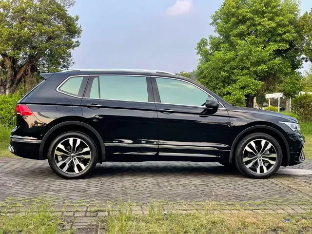 Volkswagen Tiguan L — Фото автомобиля 4