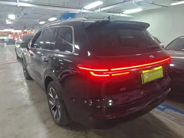 Li Auto ONE — Фото автомобиля 4