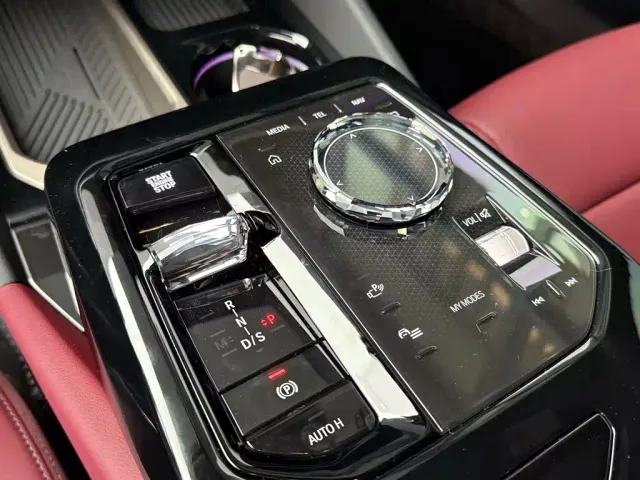 BMW 5 Series — Фото автомобиля 14