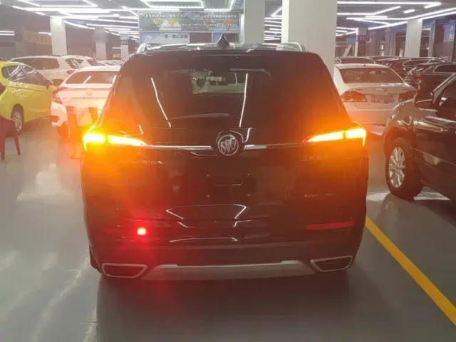 Buick Envision Plus — Фото автомобиля 5