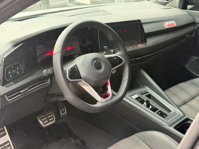 Volkswagen Golf GTI — Фото автомобиля 3