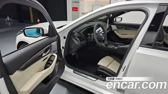Cadillac CT5 — Фото автомобиля 15