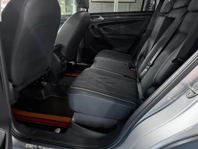 Volkswagen Tiguan L — Фото автомобиля 13