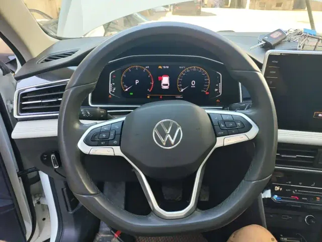 Volkswagen Tiguan L — Фото автомобиля 10