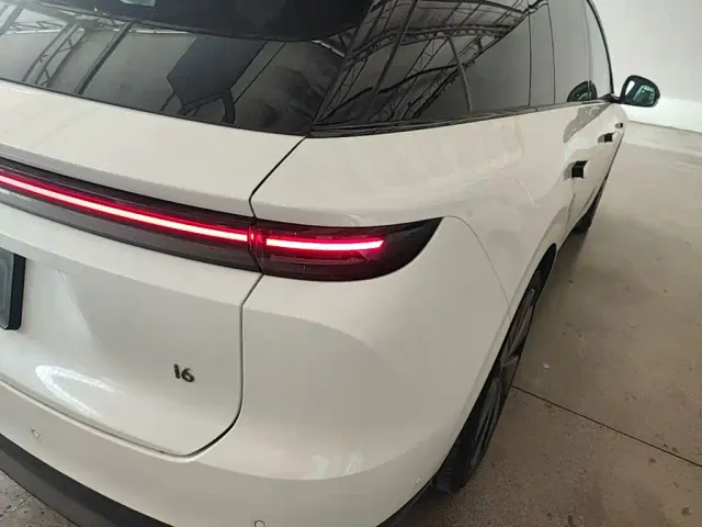 Li Auto i6 — Фото автомобиля 7