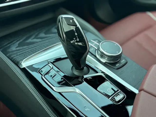 BMW 5 Series — Фото автомобиля 19