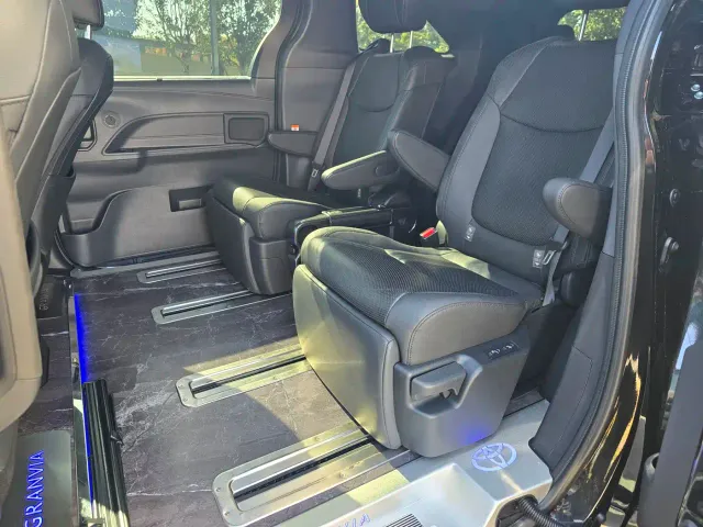 Toyota Granvia — Фото автомобиля 5