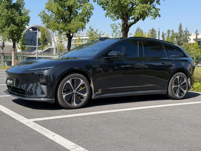Фотография автомобиля — Nio ET5 Touring