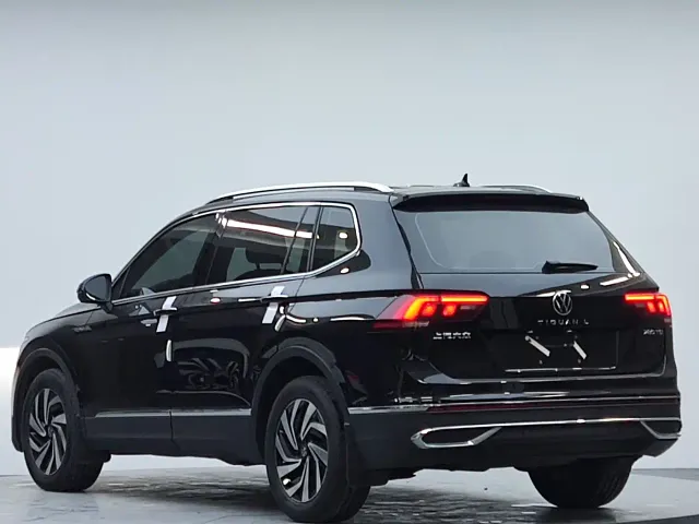 Volkswagen Tiguan L — Фото автомобиля 5
